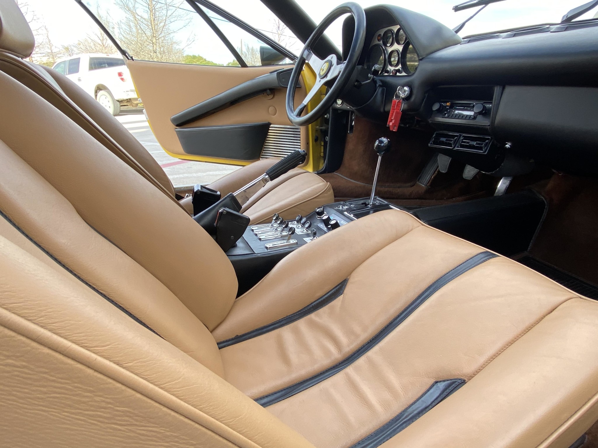 Car Image 9